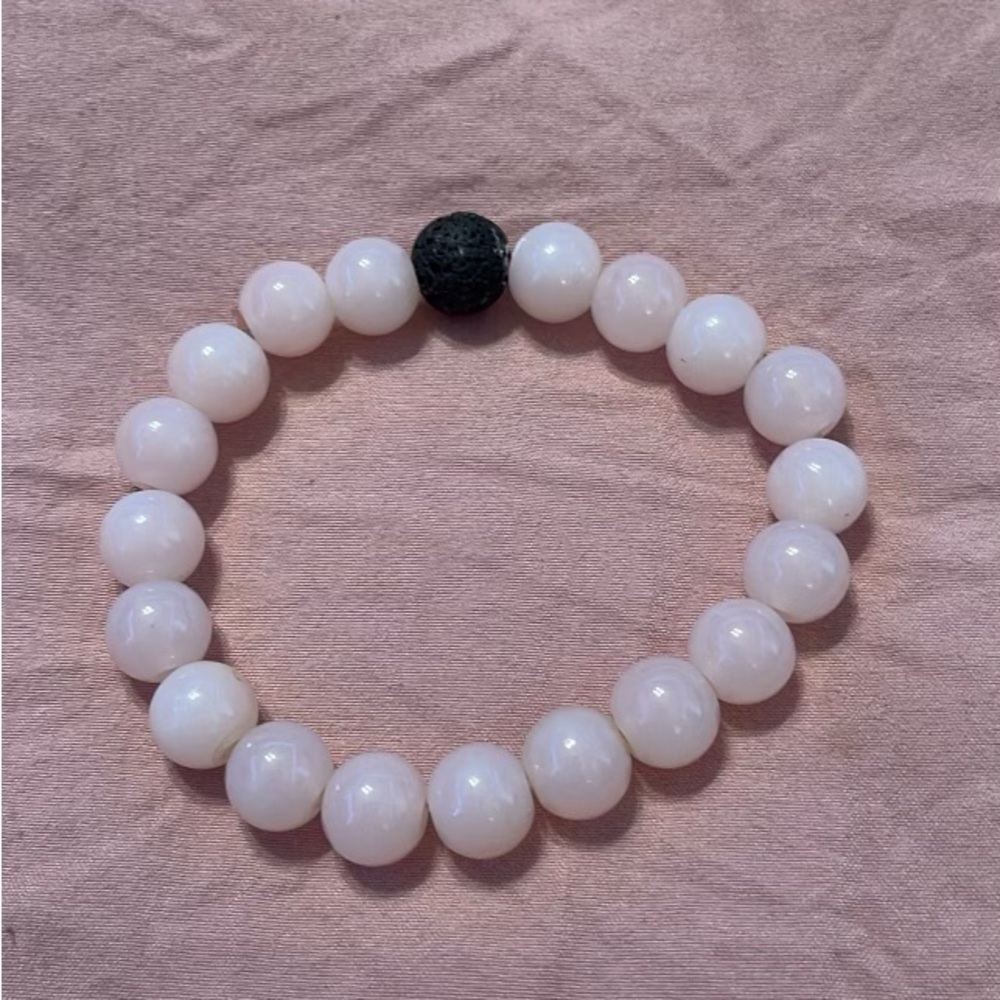 Women’s rose quartz bracelet